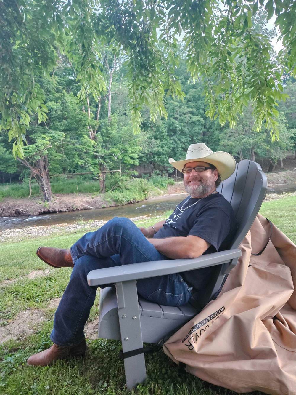 Quiet evening by the creek